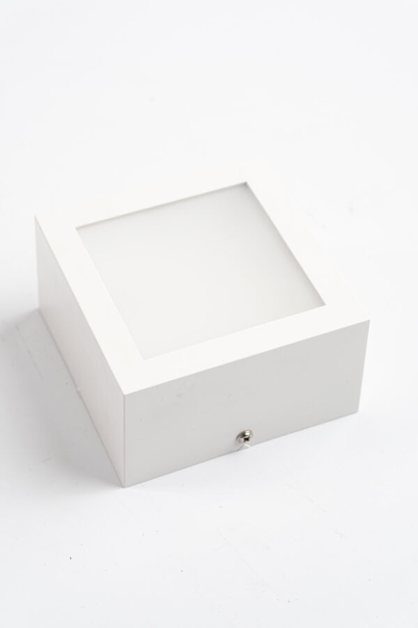 LED SURFACE MOUNTED SQUARE DOWN LIGHT