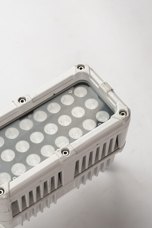LED WALL WASHER 53-100W - Image 3